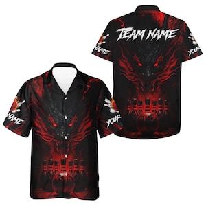 Camisa de bolos de dragón personalizada con botones, nombre del equipo personalizado en la espalda, nombre en las mangas, uniforme de liga con bolos y llamas rojas y negras.