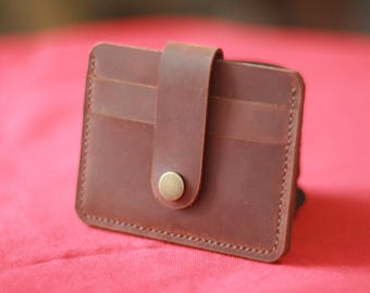 Handgemaakte leren kaarthouderportemonnee – slank, minimalistisch ontwerp met druksluiting