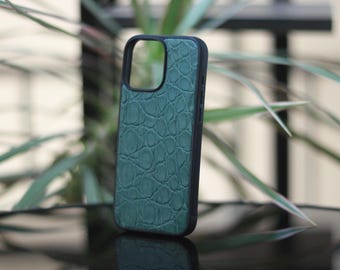 Coque pour iPhone 12–16 en cuir de crocodile verte | Housse en peau exotique faite main | Design fin et luxueux | Cadeau pour lui | Option MagSafe