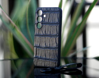 Capa de couro de crocodilo para Samsung Galaxy S24 – Luxo artesanal + chaveiro combinando para presente