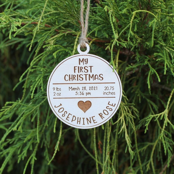 Baby's eerste kerstornament | Op maat gegraveerd houten ornament | Mijn eerste kerstornament | Nieuw babycadeau | Gepersonaliseerde sieraad