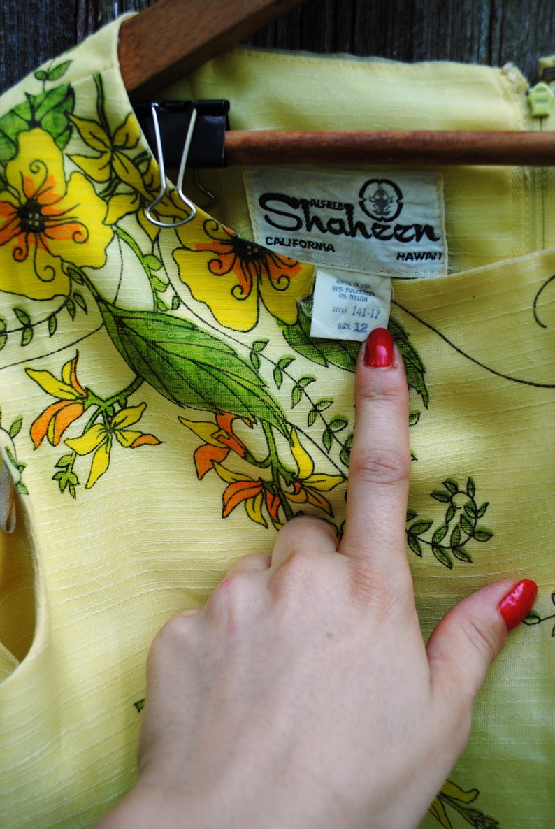 Alfred Shaheen Vintage Printed Yellow Hawaiian Floral Sheath Dress