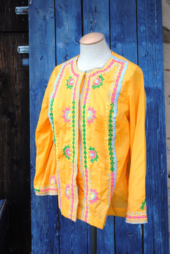 Vibrant Vintage Embroidered Hippie Peasant Blouse 