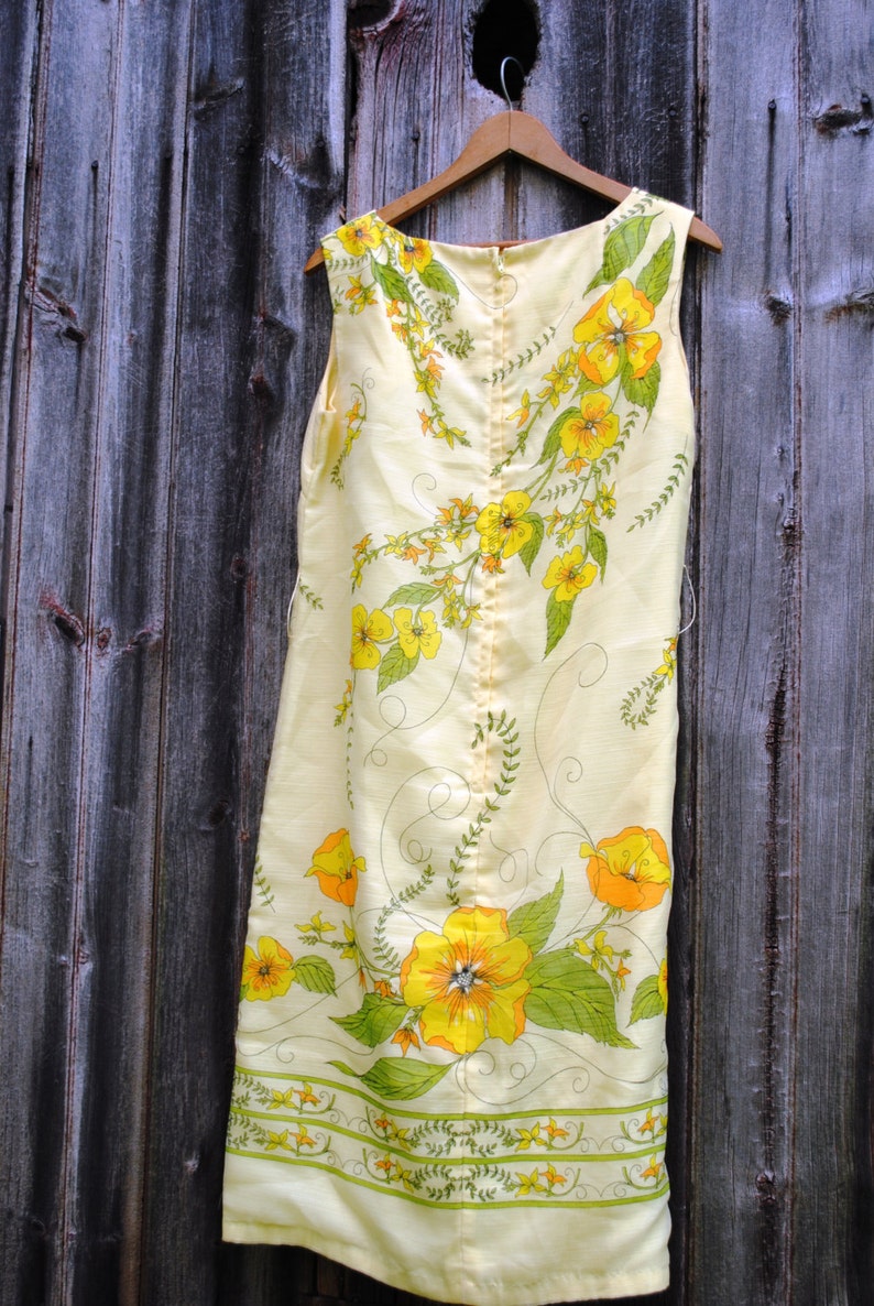 Alfred Shaheen Vintage Printed Yellow Hawaiian Floral Sheath Dress