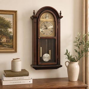 Reloj de pared antiguo Daniel Dakota Westminster Chime de madera con péndulo y números romanos