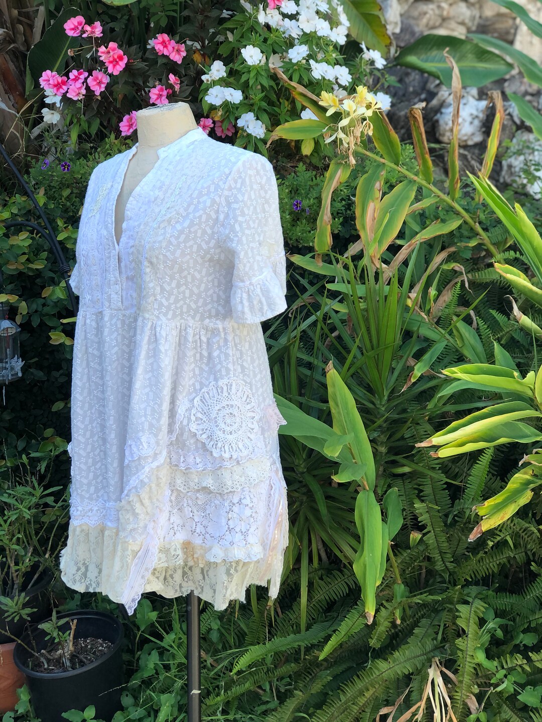 Latte Point Collar Short Sleeve Embroidered Dress main image 0