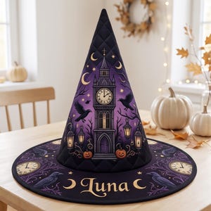 Gepersonaliseerde gewatteerde heksenhoed, gotisch klokkentoren-raaf Halloweenkostuum, paarse heksenhoed