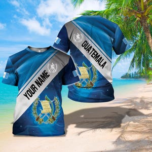 Maglietta con bandiera del Guatemala – Fascia con nome personalizzato, stemma e stemma del Quetzal, stampa integrale unisex blu con orgoglio