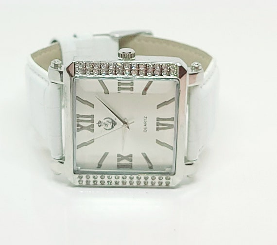 Ladies Vintage White Leather Pagani Watch - image 8