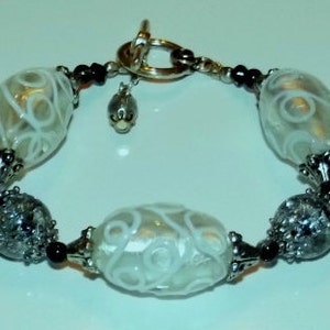 Black and White Beaded Bracelet image 1