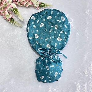 Christmas Ponytail Scrub Cap: Cotton Satin-Lined Surgical Hat