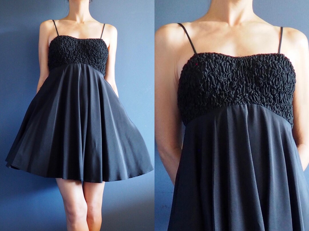 Vintage 90’s black babydoll dress 🍒