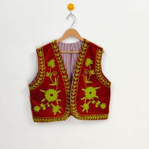 Handmade Suzani Velvet Vest for Women – Boho Embroidered Waistcoat, Ethnic Festival Vest, Vintage Inspired Uzbek Jacket, Layering Outfit