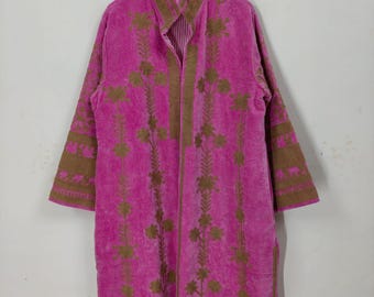 Kimono largo de terciopelo rosa bordado a mano, abrigo de invierno para mujer, chaqueta de algodón, kimono largo bordado a mano.