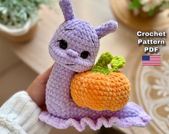 Crochet snail pattern, Crochet snail amigurumi, Snail and pumpkin crochet Halloween, Amigurumi tutorial PDF in English.