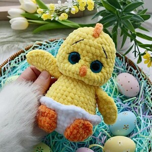 Crochet chick pattern. Amigurumi plush toy chick. PDF tutorial in English. Easter chick crochet pattern. imagem 4