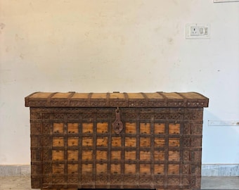 Vintage Wooden Storage Chest, Handcrafted Rustic Trunk, Antique Indian Blanket Box, Reclaimed Wood Treasure Chest with Iron Details