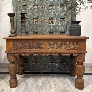 Slanke houten consoletafel: elegant decor voor hal en gang