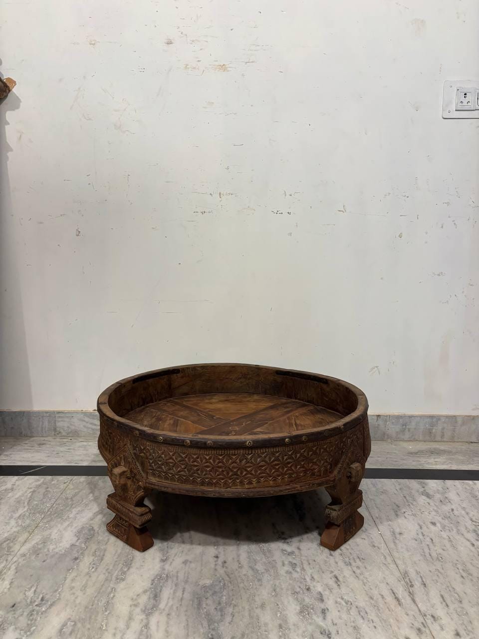 Bajot Indiano In Rame Per Puja E Matrimoni – Tavolino Bassotto Con Cassetto, 38x38 Cm, Fatto A Mano