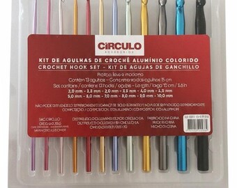 Set di uncinetti in alluminio Circulo – 12 uncinetti arcobaleno metallizzati