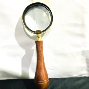 Brass Magnifying Glass – Antique Vintage Maritime Style with Decorative Resin Handle