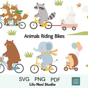 Op de afbeelding: Een grillige illustratie toont dieren op fietsen. Een vos, een wasbeer, een beer, een olifant en een egel zijn afgebeeld op fietsen, met een konijn dat een wagen trekt. De tekst "Animals Riding Bikes" wordt weergegeven.
