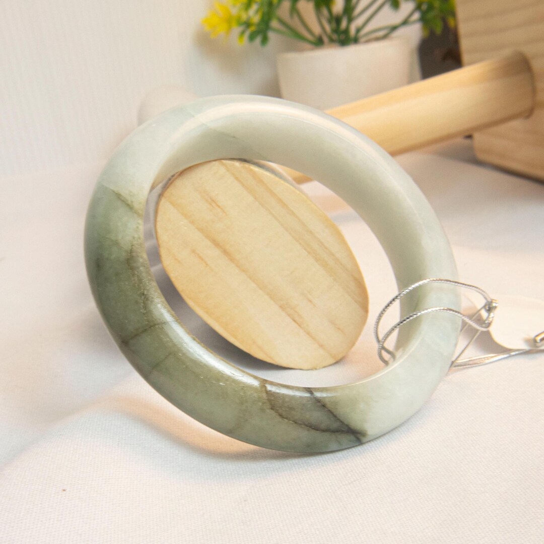 52mm 本物ビルマ産翡翠バングルブレスレット - 天然グリーン＆ホワイト