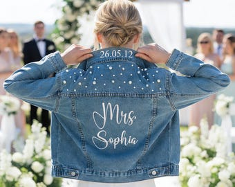 Giacca di jeans da sposa personalizzata, con scritta "Mrs." ricamata, regalo di nozze personalizzato