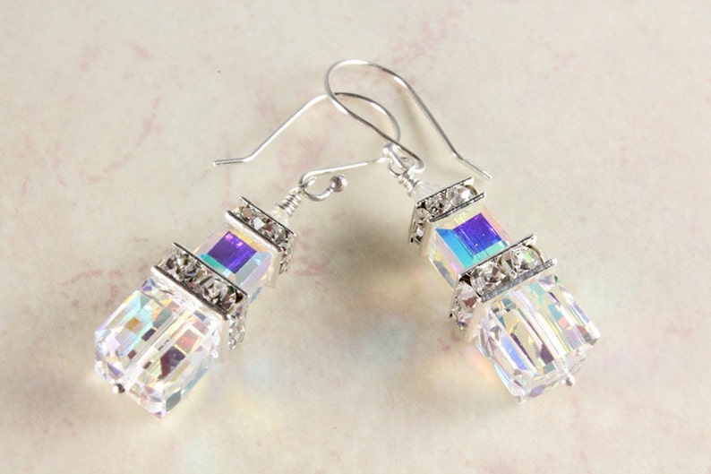 Swarovski kristallen oorbellen, Aurora Borealis oorbellen, kristallen kubus oorbellen, fijn zilver, bruidsoorbellen, april geboortesteen afbeelding 5