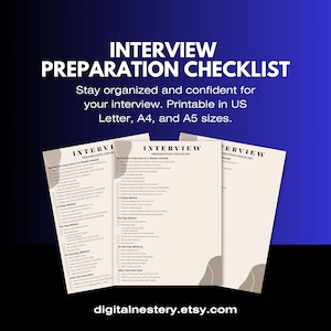 Pode incluir: Uma lista de verificação de preparação para a entrevista bege com o título "INTERVIEW PREPARATION CHECKLIST" em fonte branca. A lista de verificação foi projetada para ajudar na preparação da entrevista e está disponível nos tamanhos US Letter, A4 e A5. O site "digitalnestery.etsy.com" está na parte inferior.