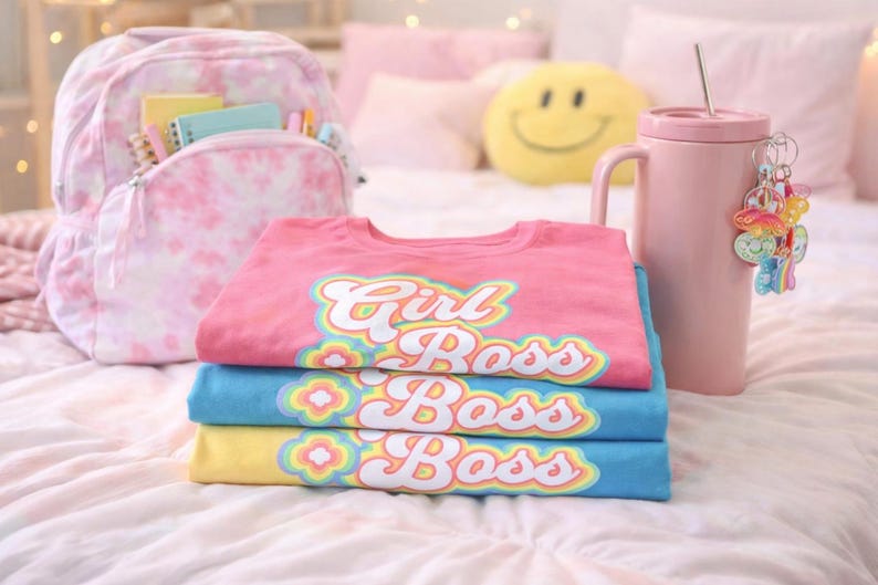 Girl Boss Tee | Retro Script, Girl Scout Shirt, Customizable Back. Personalized item. Youth and Adult Size. Girl Power Tee. Cute Graphic Tee 画像 5