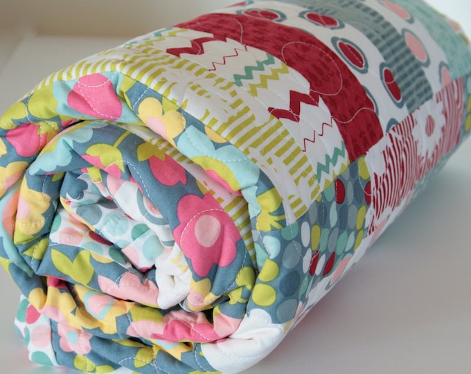 Modern Toddler Bed Quilt, Handmade Baby Blanket, Throw Quilt for Girl