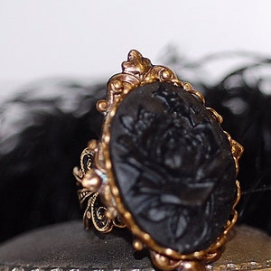 Ms Garbo Gothic Black Rose
