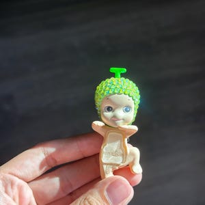 Bedazzled Honeydew Looking Back Sonny Angel Hipper