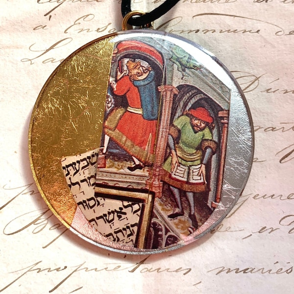 Leona Fein Glass Pendant Necklace - Darmstadt Haggadah, Germany 1430 - Vintage Judaica - gold leaf - Potichomania