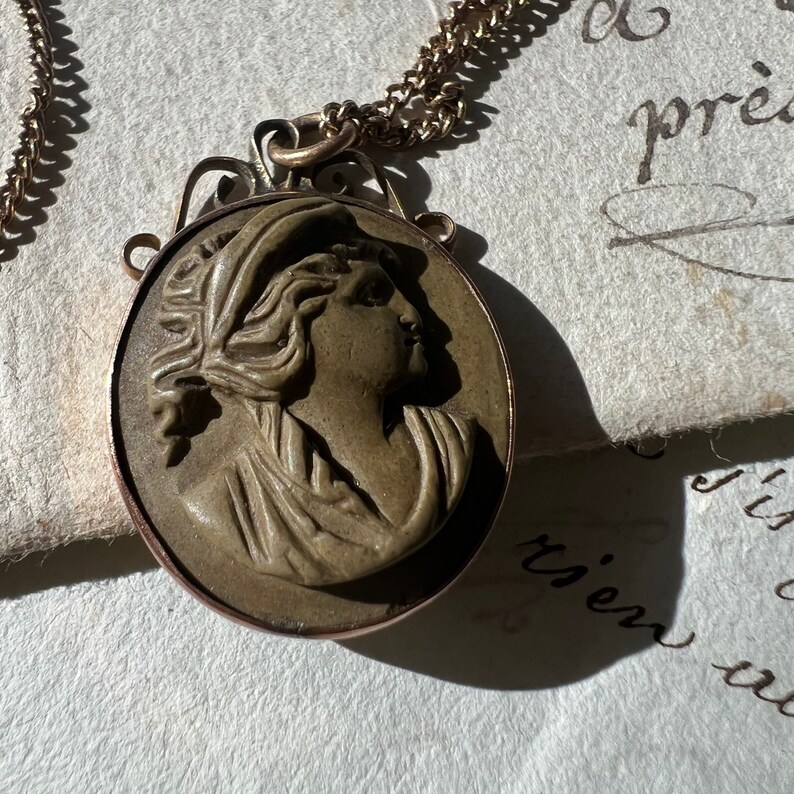 Stunning Lava Cameo Antique Pendant set in 9Ct Gold with 9kt gold fine chain Roman Greek goddess green image 4