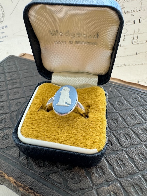 Wedgwood Jasperware Sterling Silver Cameo Ring sz… - image 2
