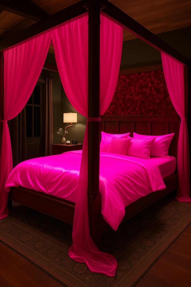 Red and blush reversible duvet cover for modern interiors that value simplicity and sophistication.