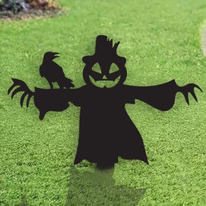 Pumpkin Scarecrow Garden Stake – Halloween Yard Decor with Crow – Outdoor Metal Lawn Ornament for Grass & Soil – Spooky Fall Garden Gift