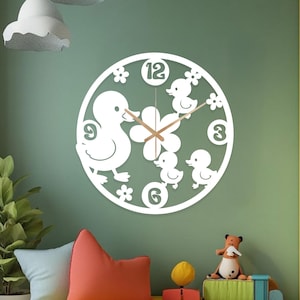 Horloge murale famille canard – Horloge en métal avec canetons et fleurs – Chambre d'enfants - Déco pour jardin d'enfants