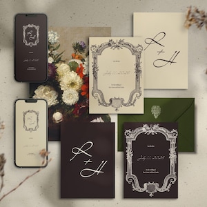 Könnte beinhalten: Eine Sammlung von Hochzeitspapeterie, darunter Einladungen, Umschläge und Telefon-Mockups. Die Designs zeigen verzierte Rahmen, florale Akzente und elegante Kalligraphie. Die Farbpalette umfasst Creme, Braun und Grün.