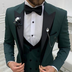 Green Bespoke Three Piece Suit- Wedding Suit men&#39;s Custom Tailoring Suit Slim Fit Suit Tailored Groom Suit Luxury Fabric Wedding Suits