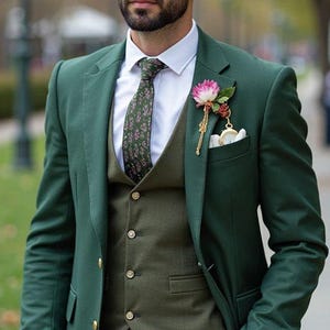 Bespoke Green Three Piece Suit - Wedding Suit men&#39;s Custom Tailoring Suit Slim Fit Suit Tailored Groom Suit Luxury Fabric Wedding Suits
