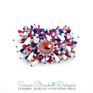 Kit de pulsera de cuentas y tutorial por Susan Brackett, DIY Beading Chart Instructions Easy Pattern, Square Weave, Red White Blue, Peyote Stitch