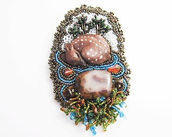 Fawn and Moss Agate Bead Embroidered Brooch