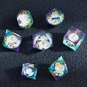 Winter Aurora D&D dobbelset, aqua en violet hars dobbelstenen met sneeuwglitter vloeibare kernen, gouden cijfers, cadeau voor RPG-spelers