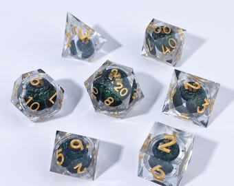 Jeu de dés D&D à noyau liquide : dés RPG polyédriques à bords tranchants