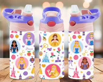 Diseño PNG de vaso de princesa de 355 ml, diseño de vaso infantil de castillo de cuento de hadas, lindo vaso de vino real para sublimación