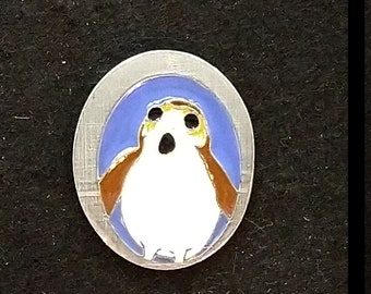 Broche Porg moulée à la main