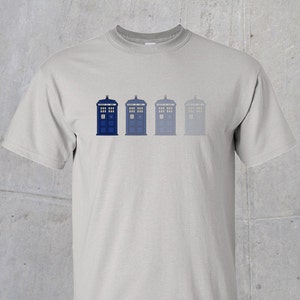 Maglietta Tardis che scompare (ispirata a Dr. Who)
